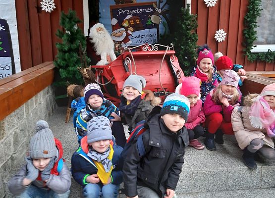 MISIAKI I ŻABKI NA WYCIECZCE W DRZEWINIE grafika