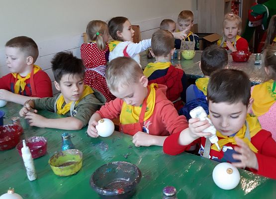 MISIAKI I ŻABKI NA WYCIECZCE W DRZEWINIE grafika