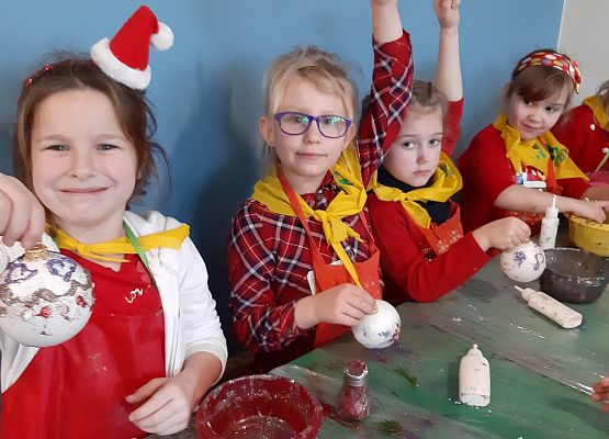 MISIAKI I ŻABKI NA WYCIECZCE W DRZEWINIE grafika