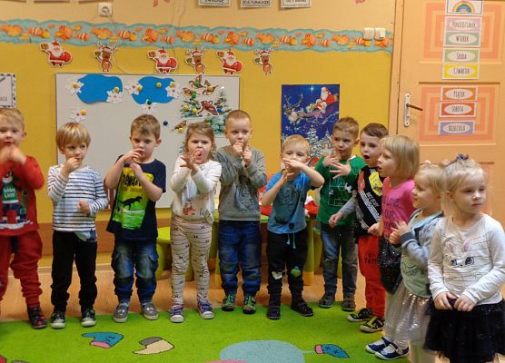 ŚWIĄTECZNE WARSZTATY PLASTYCZNE U MOTYLKÓW grafika