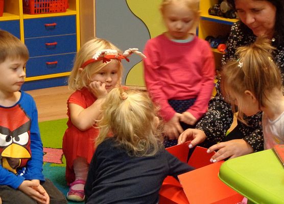 ŚWIĄTECZNE WARSZTATY PLASTYCZNE U MOTYLKÓW grafika