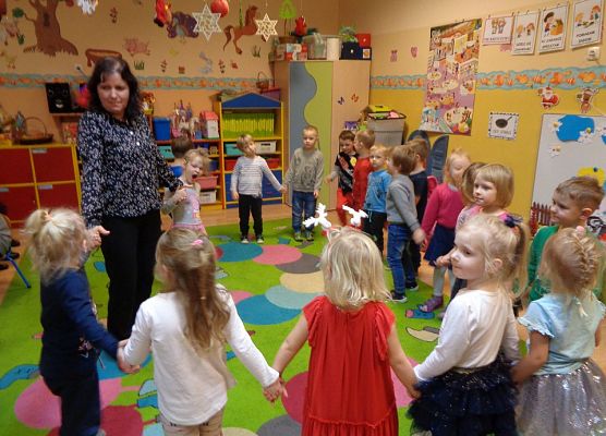 ŚWIĄTECZNE WARSZTATY PLASTYCZNE U MOTYLKÓW grafika