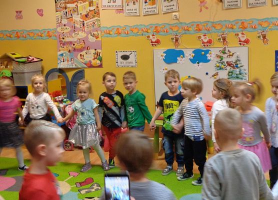 ŚWIĄTECZNE WARSZTATY PLASTYCZNE U MOTYLKÓW grafika