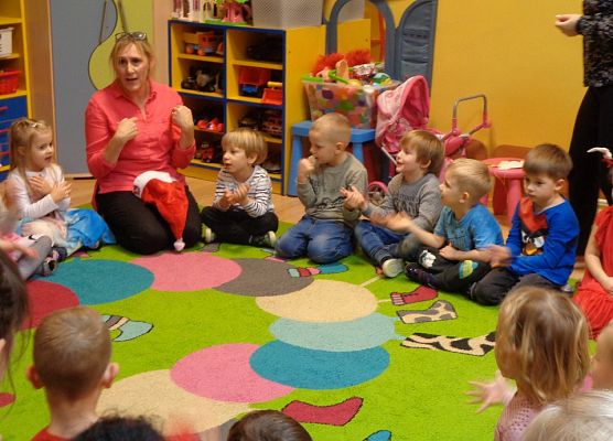 ŚWIĄTECZNE WARSZTATY PLASTYCZNE U MOTYLKÓW grafika