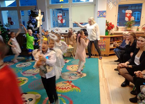 JASEŁKA W GRUPIE ŻABEK grafika