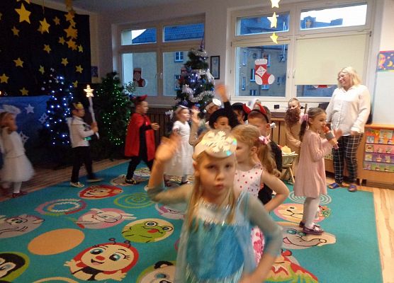 JASEŁKA W GRUPIE ŻABEK grafika