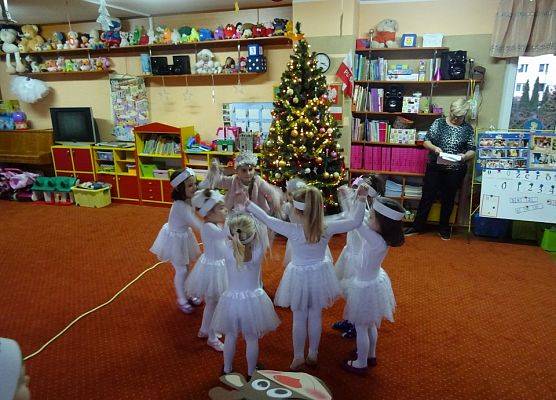 KOTKI  W  OCZEKIWANIU  NA  ŚWIĘTA grafika