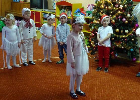 KOTKI  W  OCZEKIWANIU  NA  ŚWIĘTA grafika