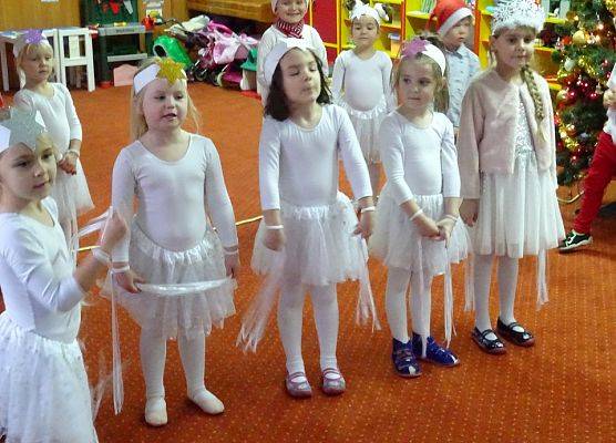 KOTKI  W  OCZEKIWANIU  NA  ŚWIĘTA grafika