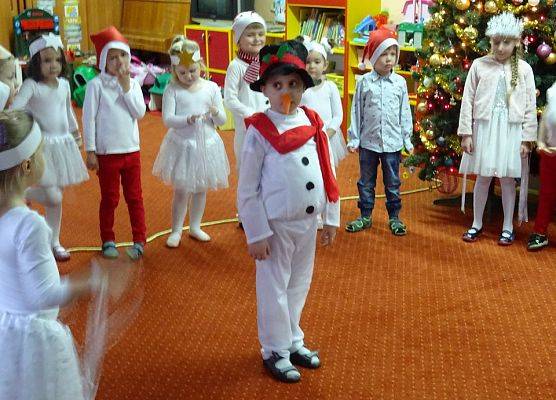 KOTKI  W  OCZEKIWANIU  NA  ŚWIĘTA grafika