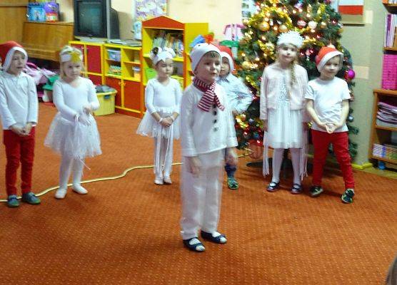 KOTKI  W  OCZEKIWANIU  NA  ŚWIĘTA grafika