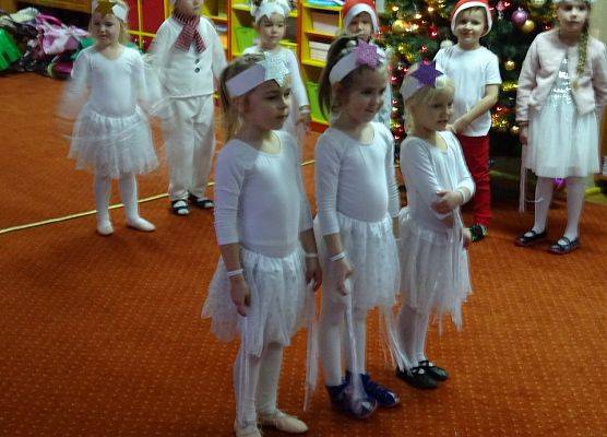 KOTKI  W  OCZEKIWANIU  NA  ŚWIĘTA grafika