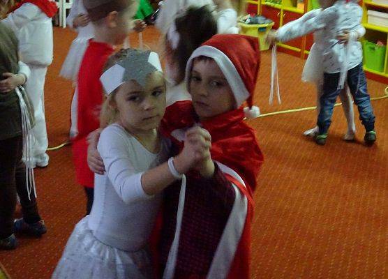 KOTKI  W  OCZEKIWANIU  NA  ŚWIĘTA grafika