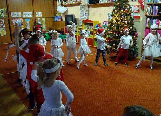 KOTKI  W  OCZEKIWANIU  NA  ŚWIĘTA grafika