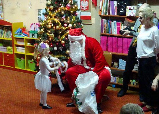 KOTKI  W  OCZEKIWANIU  NA  ŚWIĘTA grafika