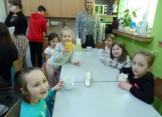 MISIAKI  W  SPOŁECZNEJ  JĘZYKOWEJ  SZKOLE  PODSTAWOWEJ  grafika