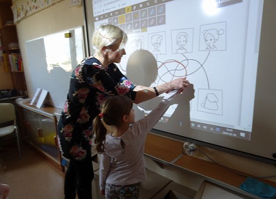 MISIAKI  W  SPOŁECZNEJ  JĘZYKOWEJ  SZKOLE  PODSTAWOWEJ  grafika