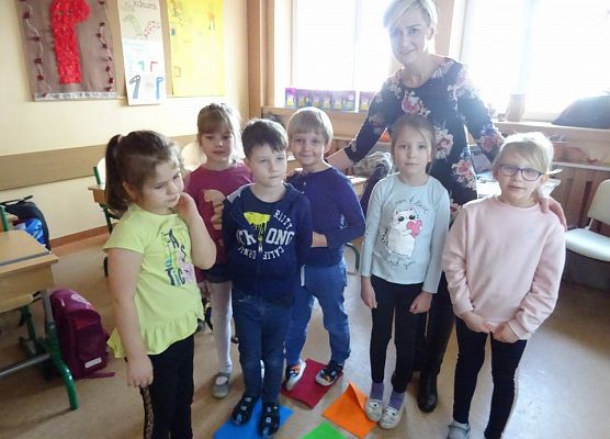 MISIAKI  W  SPOŁECZNEJ  JĘZYKOWEJ  SZKOLE  PODSTAWOWEJ  grafika