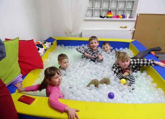 MISIAKI  W  SPOŁECZNEJ  JĘZYKOWEJ  SZKOLE  PODSTAWOWEJ  grafika