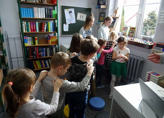 MISIAKI  W  SPOŁECZNEJ  JĘZYKOWEJ  SZKOLE  PODSTAWOWEJ  grafika