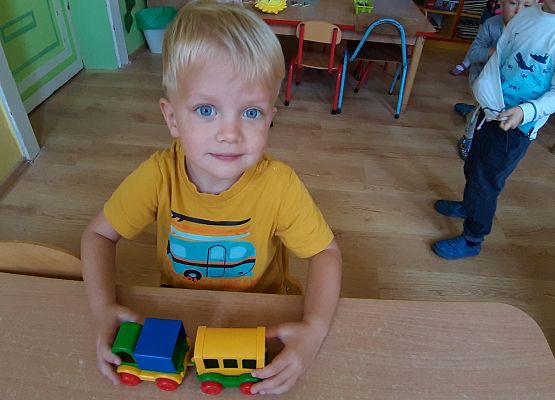 MALUCHY - DZIELNE  ZUCHY  grafika