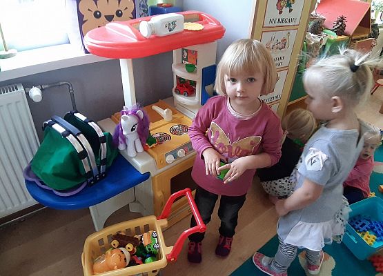 MALUCHY - DZIELNE  ZUCHY  grafika