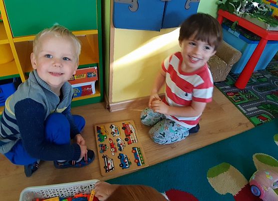 MALUCHY - DZIELNE  ZUCHY  grafika