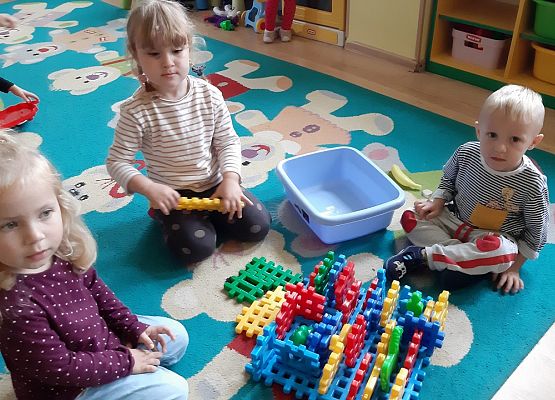 MALUCHY - DZIELNE  ZUCHY  grafika