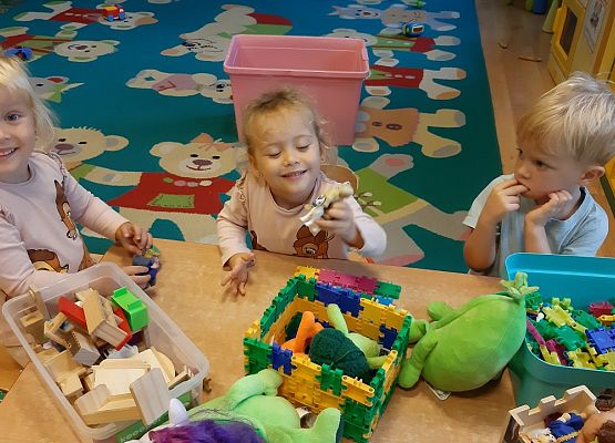 MALUCHY - DZIELNE  ZUCHY  grafika