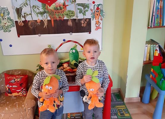 MALUCHY - DZIELNE  ZUCHY  grafika