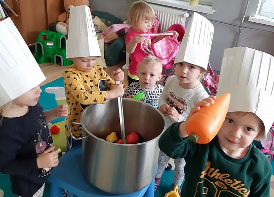 MALUCHY - DZIELNE  ZUCHY  grafika