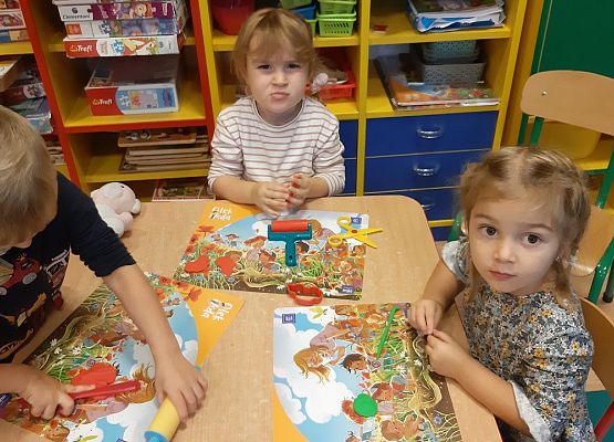 MALUCHY - DZIELNE  ZUCHY  grafika