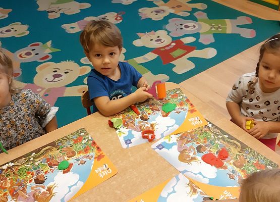 MALUCHY - DZIELNE  ZUCHY  grafika