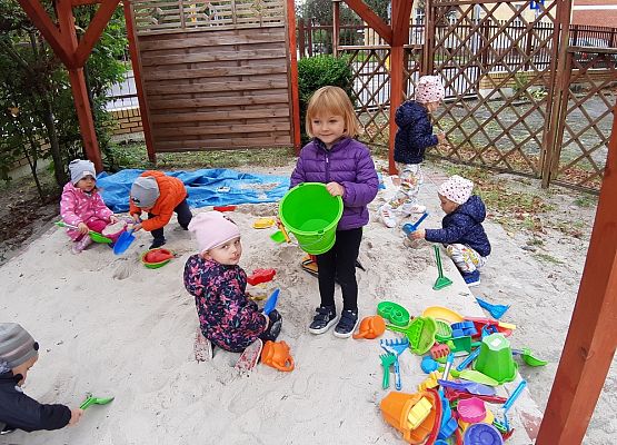 MALUCHY - DZIELNE  ZUCHY  grafika