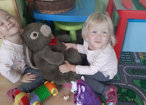 MALUCHY - DZIELNE  ZUCHY  grafika