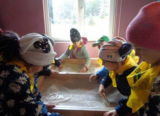 WYCIECZKA DO LASU grafika