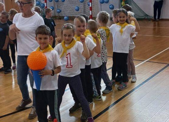 SPORTOWY PIKNIK W SZKOLE PODSTAWOWEJ NR7 grafika