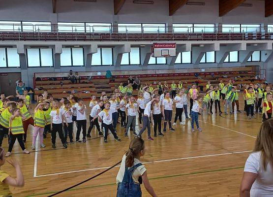 SPORTOWY PIKNIK W SZKOLE PODSTAWOWEJ NR7 grafika