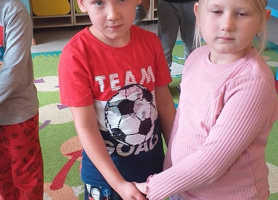 DZIEŃ  KROPKI  U  MISIAKÓW  I  SŁONECZEK grafika