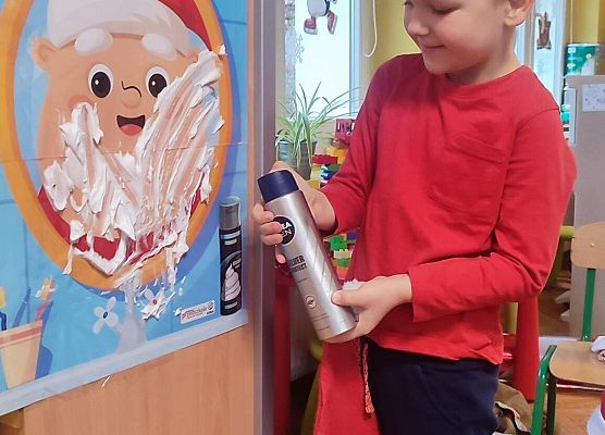 WESOŁE  MIKOŁAJKI  W  PRZEDSZKOLU grafika