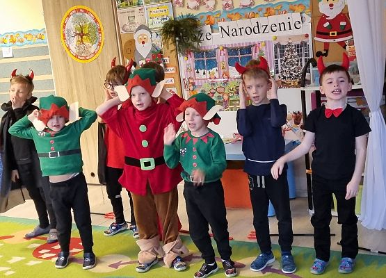 PRZEDSTAWIENIE  ŚWIĄTECZNE  U  MISIAKÓW grafika