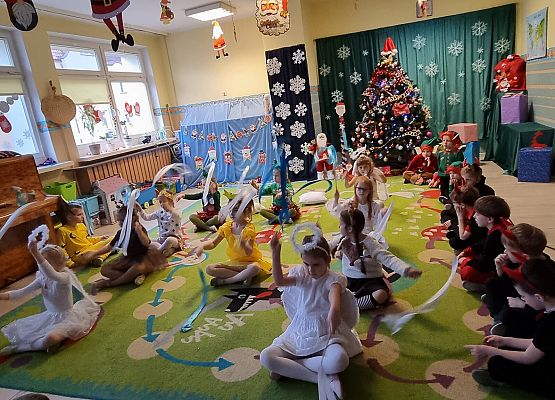 PRZEDSTAWIENIE  ŚWIĄTECZNE  U  MISIAKÓW grafika