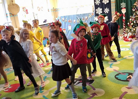 PRZEDSTAWIENIE  ŚWIĄTECZNE  U  MISIAKÓW grafika