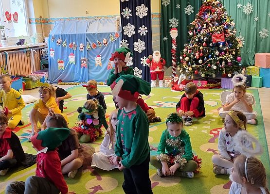 PRZEDSTAWIENIE  ŚWIĄTECZNE  U  MISIAKÓW grafika