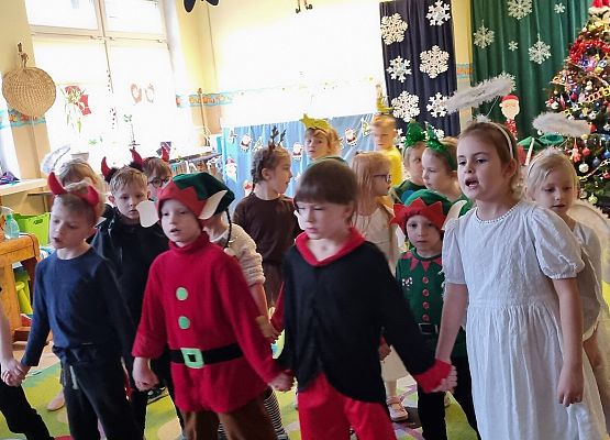 PRZEDSTAWIENIE  ŚWIĄTECZNE  U  MISIAKÓW grafika