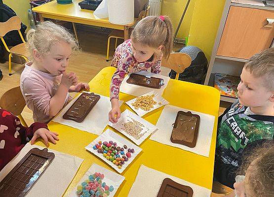 KREATYWNE ANIMACJE CZEKOLADOWE U  KOTKÓW grafika