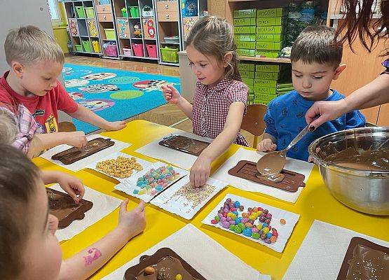 KREATYWNE ANIMACJE CZEKOLADOWE U  KOTKÓW grafika