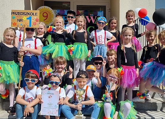 MISIAKI  NA  MIĘDZYPRZEDSZKOLNYM  FESTIWALU  TAŃCA grafika