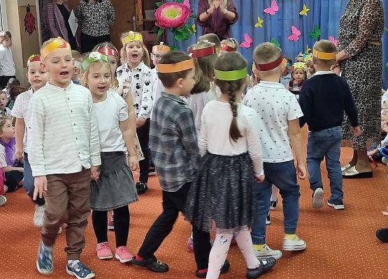 ŚWIĘTUJEMY  DZIEŃ  EDUKACJI  NARODOWEJ grafika