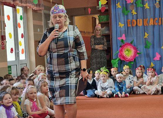 ŚWIĘTUJEMY  DZIEŃ  EDUKACJI  NARODOWEJ grafika